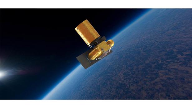 Ein goldfarbener Satellit umkreist die Erde.