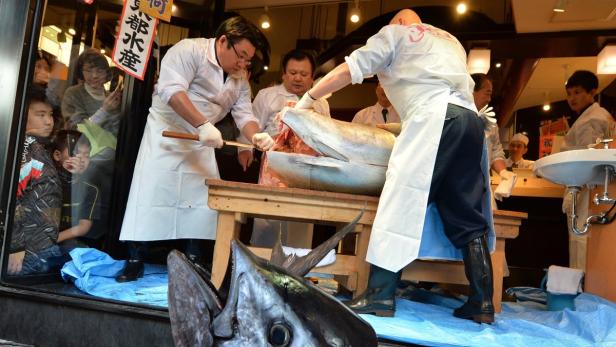 Tokio: Letzte Neujahrs-Auktion am legendären Fischmarkt