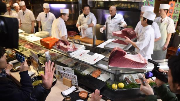 Tokio: Letzte Neujahrs-Auktion am legendären Fischmarkt