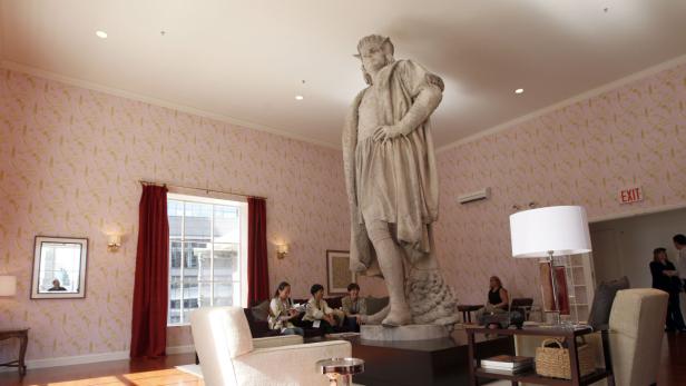 New York: Wohnzimmer um Kolumbus-Statue