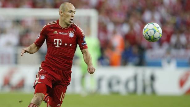 Arjen Robben im roten Trikot des FC Bayern München bei einem Fußballspiel.