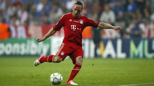 Franck Ribéry beim Schuss auf das Tor.