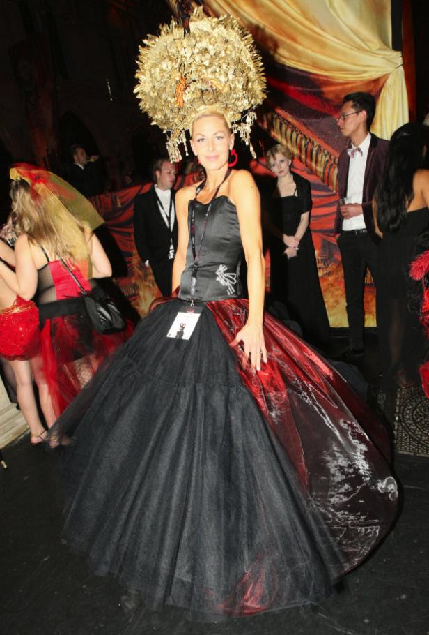 Höschenblitzer & Co: Die Hoppalas am Life Ball 2012