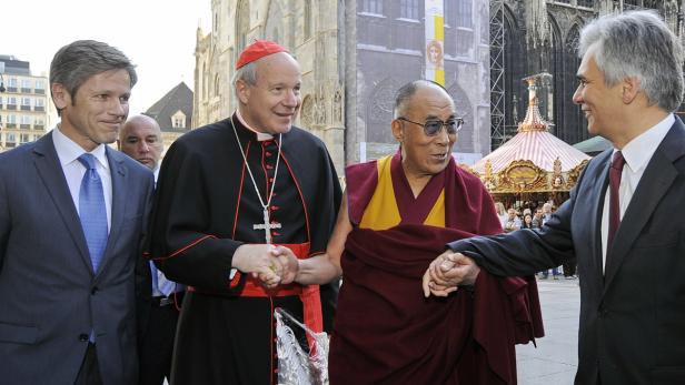 Der Dalai Lama trifft sich mit Kardinal Christoph Schönborn in Wien.