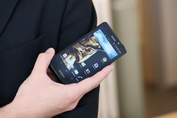 Sony Xperia T: Das Handy von James Bond im Test