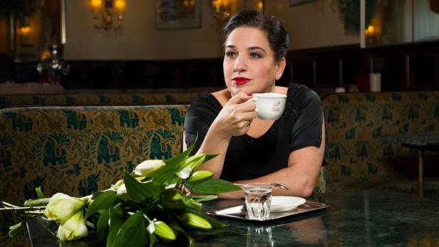 Maria Happel als Édith Piaf Auf eine Melange mit Marlene