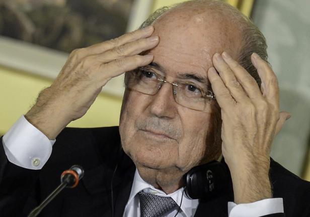 Blatter schiebt die Schuld von sich