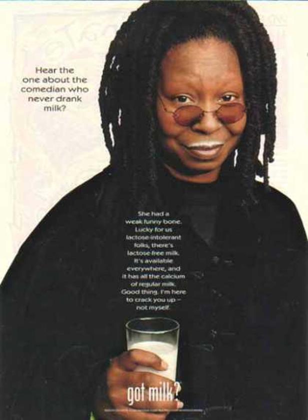 Whoopi Goldberg mit einem Milchbart in einer „Got Milk?“-Anzeige.