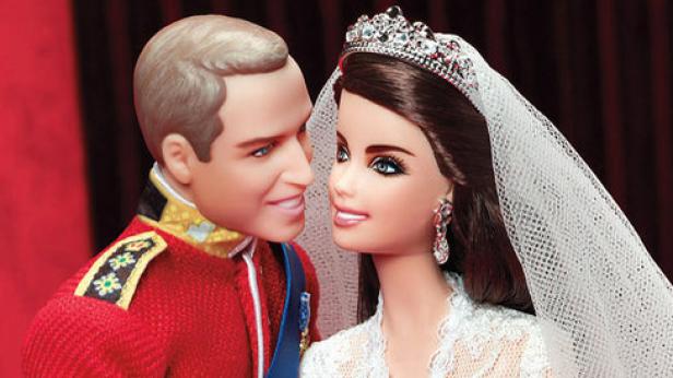 Barbie-Puppen, die Prinz William und Kate Middleton an ihrem Hochzeitstag darstellen.