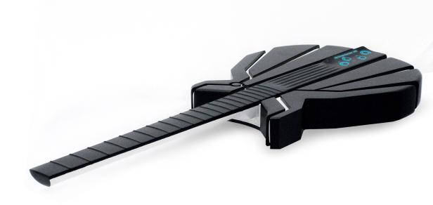 Eine futuristisch anmutende, schwarze Gitarre der Marke Rickenbacker 360.