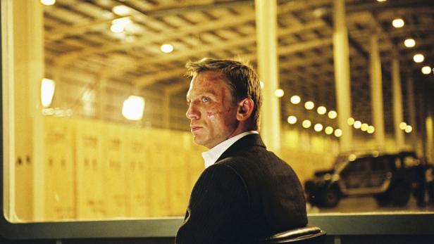 Daniel Craig als James Bond mit Schrammen im Gesicht in „Casino Royale“.