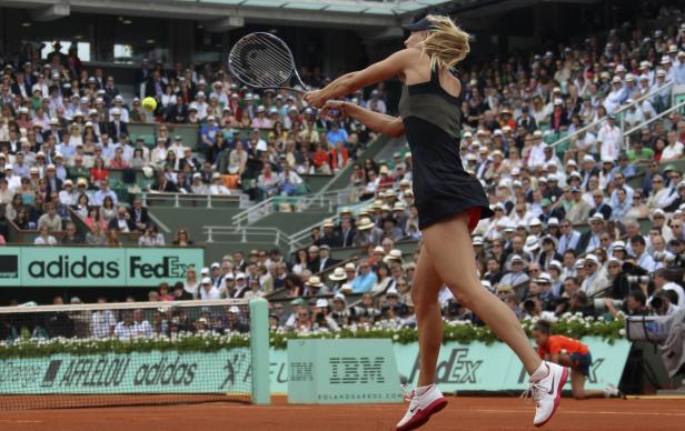 Maria Scharapowa jubelt in Paris