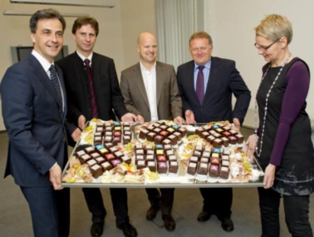 Siegfried Nagl (Bürgermeister Stadt Graz), Martin Haidvogl (Magistratsdirektor), Gerhard Goldbrich (Marketing-Leiter Holding Graz), Wolfgang Malik (CEO Holding Graz), Lisa Rücker (Vizebgm. Stadt Graz) (c: holding graz)