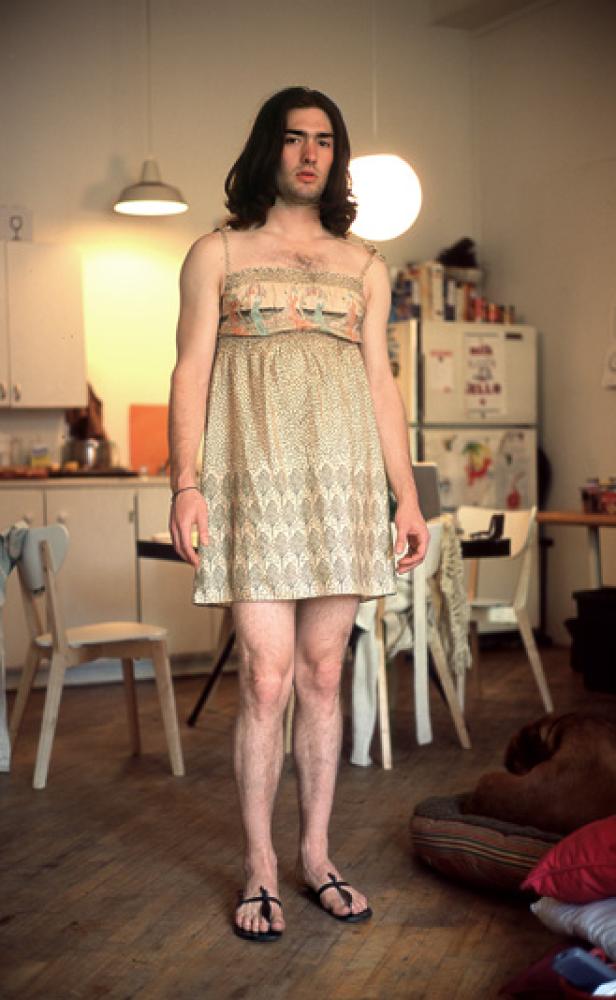 Fotoprojekt: Männer in Frauenkleidern