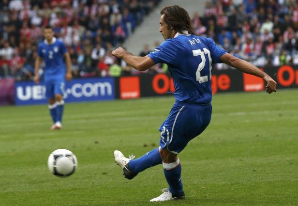 Erst strahlte Pirlo, dann sie