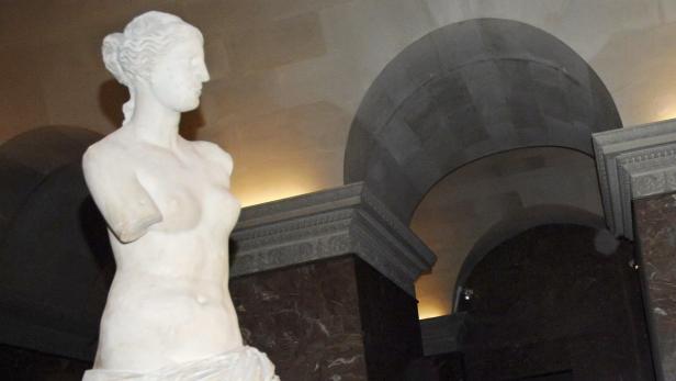 Die Statue der Venus von Milo im Louvre-Museum in Paris.
