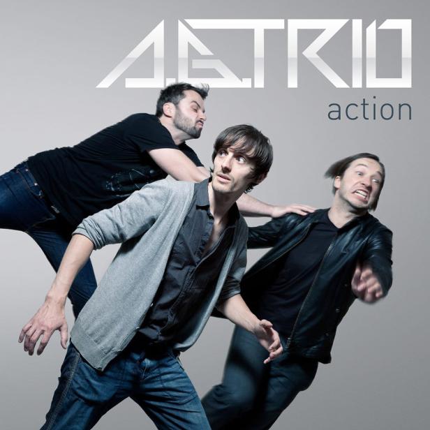 Das Cover des Albums „Action“ von ASTRID zeigt drei Männer in Bewegung.