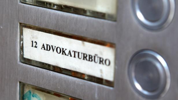 An Rebassos Firmensitz in der Stubenbastei ist nur ein namenloses Advokaturbüro – dort ist man um Diskretion bemüht.