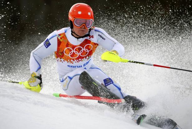 Eine schwedische Skirennläuferin beim Slalom während eines Wettbewerbs in Sotschi.