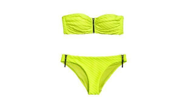 Ein neonfarbener, zweiteiliger Bikini mit Reißverschlussdetails.
