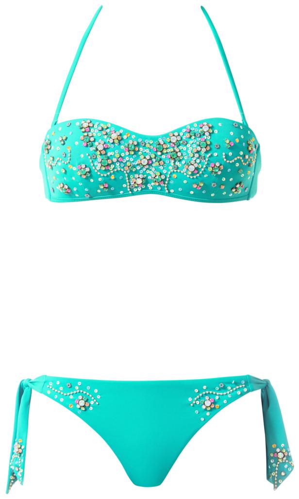 Ein türkisfarbener Bikini, verziert mit bunten Pailletten und Perlen.