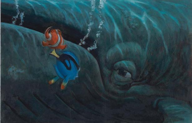 Marlin und Dorie schwimmen neben einem Wal in einer Szene, die an „Findet Nemo“ erinnert.