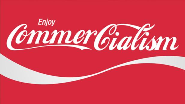 Eine rote Grafik im Stil von Coca-Cola mit dem Text „Enjoy Commercialism“.
