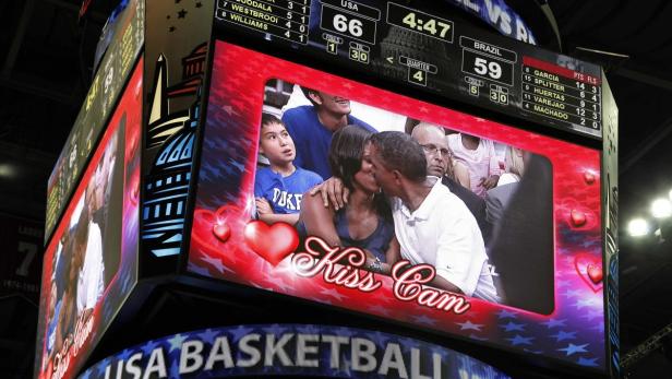 Küsschen, Küsschen: Obama und die "Kiss-Cam"