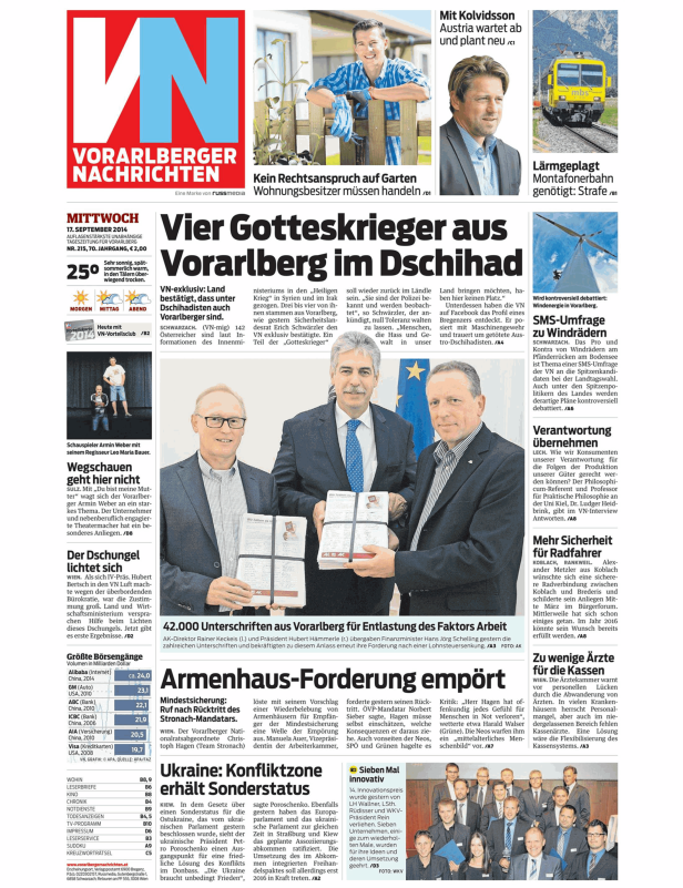 AK-Direktor Rainer Keckeis und Präsident Hubert Hämmerle übergeben Unterschriften zur Entlastung des Faktors Arbeit.