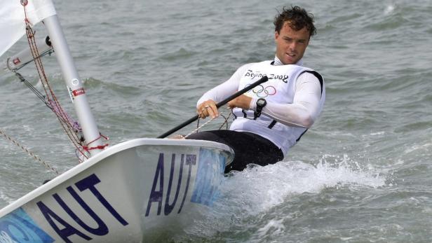 Ein Segler aus Österreich bei den Olympischen Spielen in Peking 2008.
