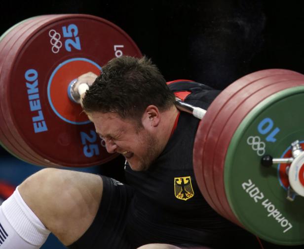 Steiner fallen 196 kg auf den Kopf