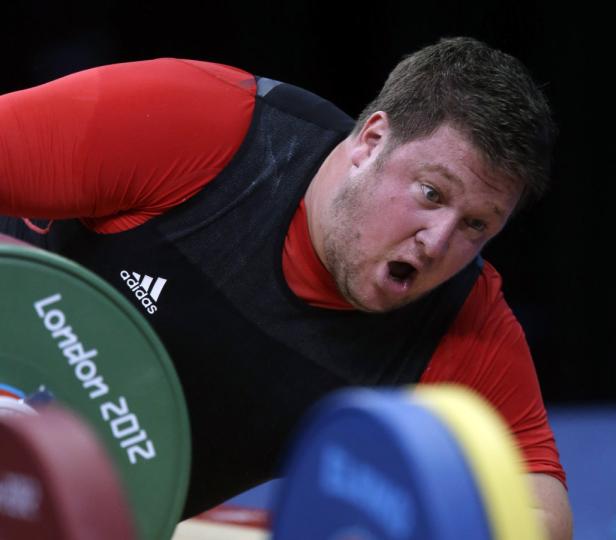 Steiner fallen 196 kg auf den Kopf