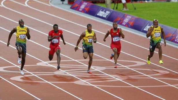 Usain Bolt, Justin Gatlin, Yohan Blake, Tyson Gay und Asafa Powell bei einem Sprintrennen.