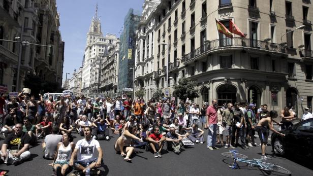 Erstmals Gewalt gegen Spaniens "Empörte"