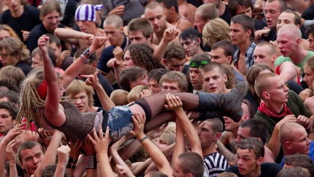 Schlamm, Liebe & Politik: Woodstock in Polen