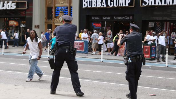 Polizei erschießt Bewaffneten auf Times Square