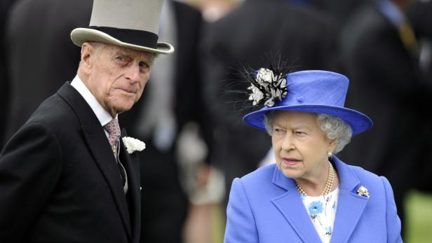 Königin Elisabeth II. und Prinz Philip bei einer Veranstaltung.