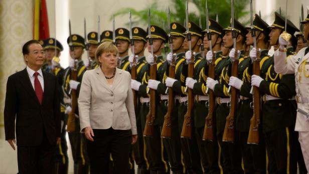 Merkel für Milliardenabschlüsse in Peking