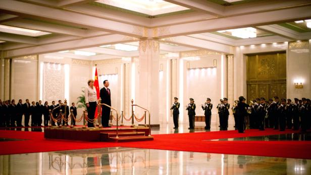 Merkel für Milliardenabschlüsse in Peking