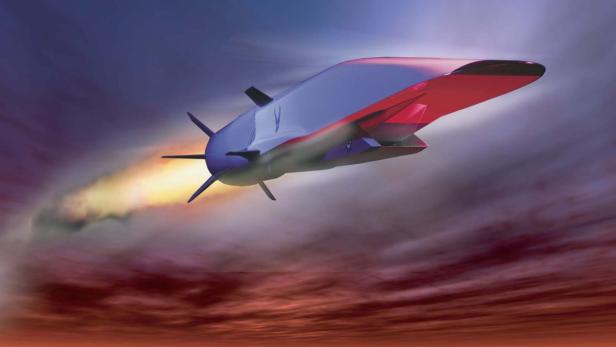 Eine Hyperschallrakete fliegt durch den Himmel.