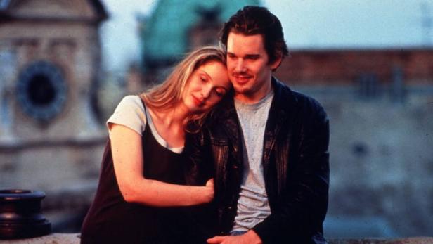 Szene mit Julie Delpy und Ethan Hawke aus dem Film „Before Sunrise“.