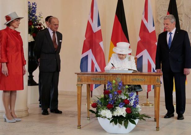 Welcome, your Majesty: Königlicher Besuch im Kanzleramt