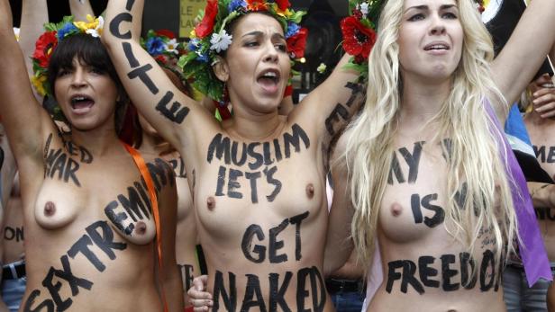 Aktivistinnen nackt im Araberviertel