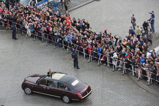 Welcome, your Majesty: Königlicher Besuch im Kanzleramt