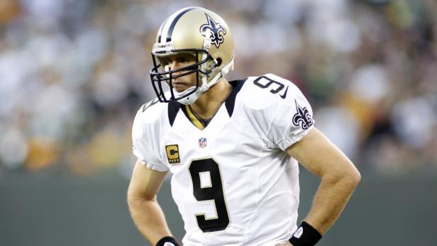 Ein Footballspieler der New Orleans Saints mit der Nummer 9 auf seinem Trikot.