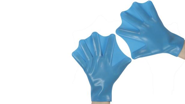 Zwei blaue Schwimmhandschuhe werden gezeigt.