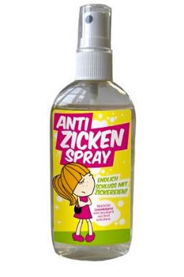 Eine Flasche „Anti Zicken Spray“ mit einer Illustration eines mürrischen Mädchens.
