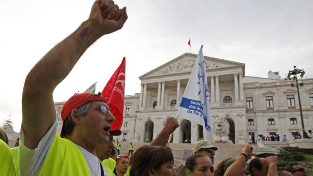 Portugal: Volk tobt gegen Sparpaket