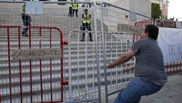 Portugal: Volk tobt gegen Sparpaket