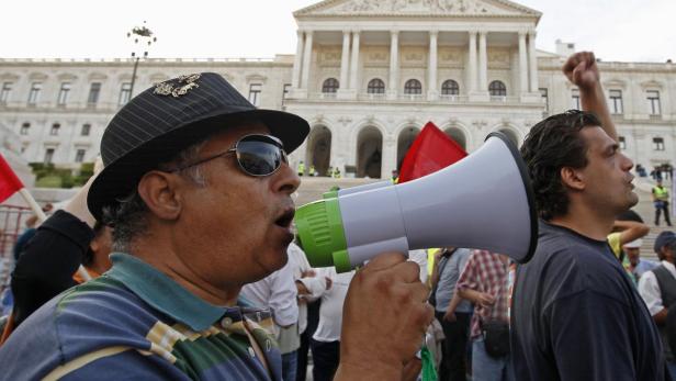 Portugal: Volk tobt gegen Sparpaket